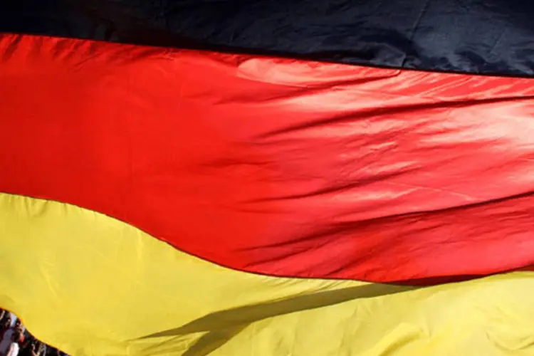 
	Bandeira da Alemanha:&nbsp;&quot;se o celular da chanceler Angela Merkel foi mesmo espionado&quot;, seria um&nbsp;&quot;claro preju&iacute;zo para os interesses alem&atilde;es&quot;, disse pol&iacute;tico
 (Miguel Villagran/Getty Images)