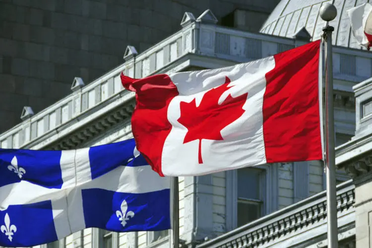 Bandeira do Canadá e do Quebéc: oportunidades para trabalho temporário (Thinkstock/Thinkstock)