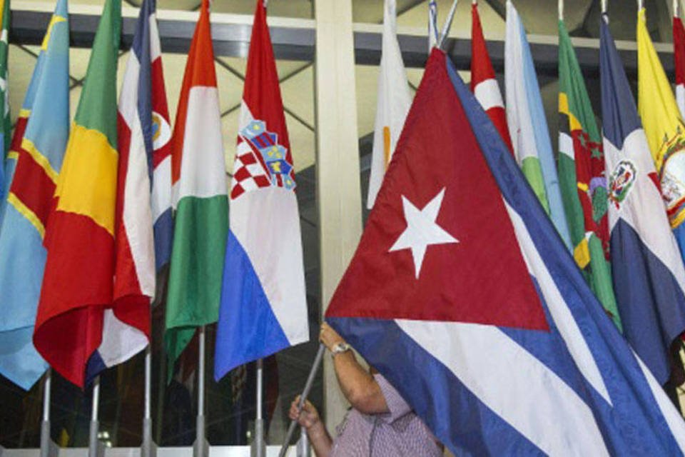 Cuba reabre embaixada fechada há meio século nos EUA