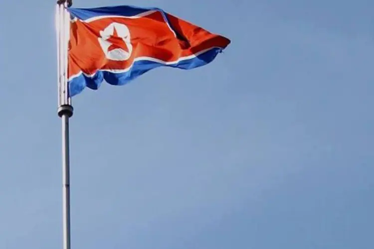 
	Bandeira da Coreia do Norte: &quot;&eacute; a primeira vez na hist&oacute;ria que a Coreia do Norte decide repatriar sul-coreanos&quot;, disse fonte
 (Feng Li/Getty Images)