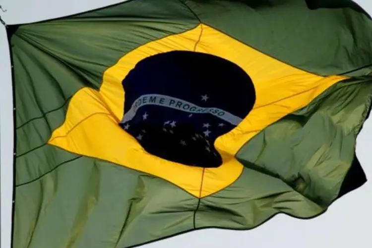 
	Bandeira do Brasil: A redu&ccedil;&atilde;o dos juros, caso se transforme em uma tend&ecirc;ncia permanente, pode ter um impacto positivo nas contas do Estado
 (stock.XCHNG)
