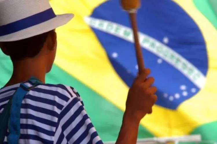 Bandeira do Brasil: país pode movimentar R$ 100 bilhões, entre outubro de 2015 e outubro de 2016 (Marcello Casal Jr/ABr)
