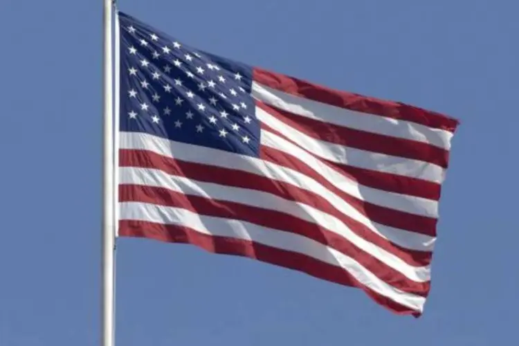 
	Bandeira dos Estados Unidos: crescimento americano refor&ccedil;ar&aacute; a &quot;recupera&ccedil;&atilde;o gradual&quot; da economia global
 (Al Messerschmidt/Getty Images)