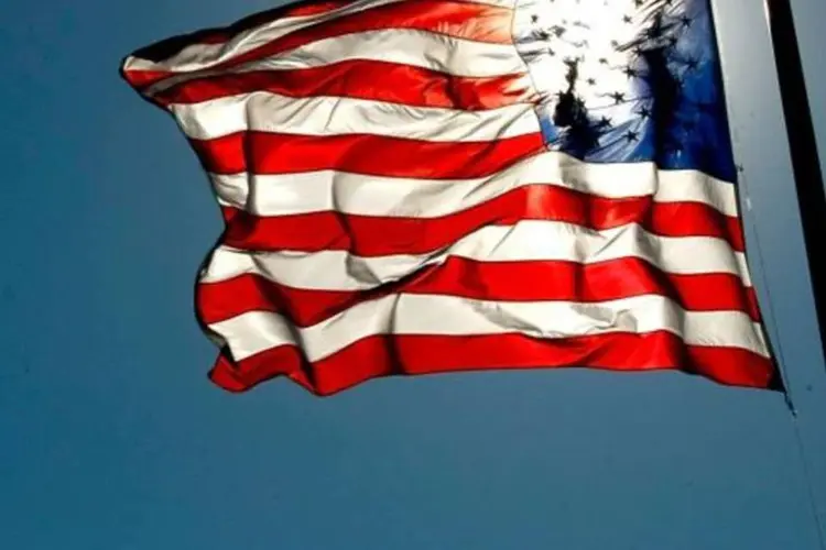 Bandeira americana: valor ficou acima da projeção de 105 mil de economistas (Jonathan Ferrey/Getty Images)