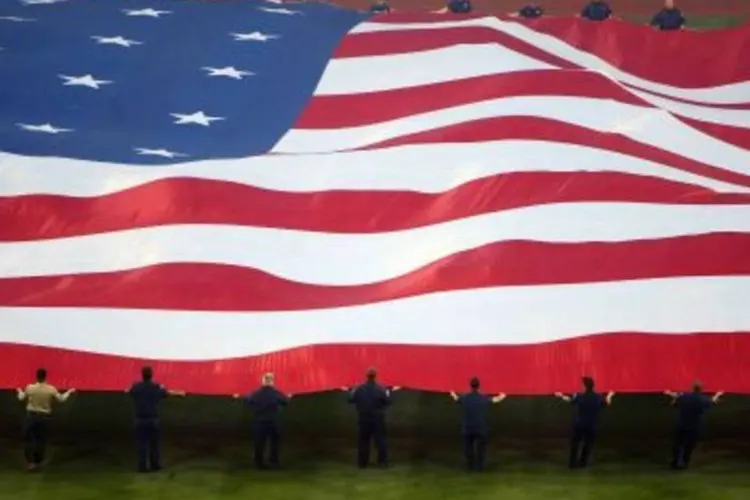 
	Bandeira dos EUA: novas proje&ccedil;&otilde;es fazem parte da revis&atilde;o or&ccedil;ament&aacute;ria do meio do ano
 (.)