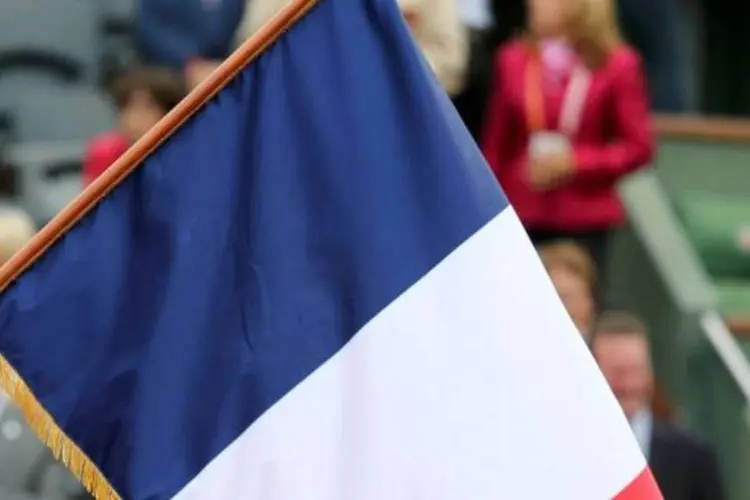 
	Bandeira da Fran&ccedil;a:&nbsp;outro ponto de preocupa&ccedil;&atilde;o do FMI &eacute; a falta de competitividade, alertando que os altos sal&aacute;rios est&atilde;o prejudicando as empresas francesas.
 (Nir Elias/Reuters)