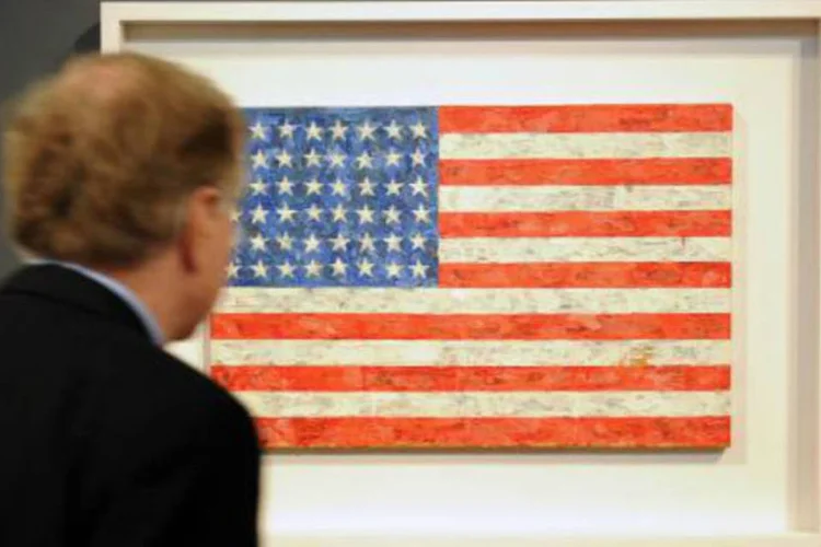 A "Bandeira" pintada pelo artista americano Jasper Johns durante exibição em 2010 (Stan Honda/AFP)