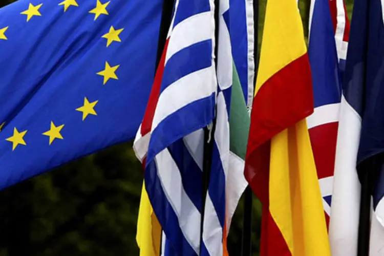 Bandeiras da União Européia e países membros (Ian Waldie/Getty Images)