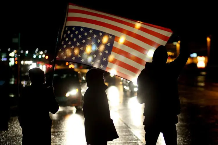 Bandeira dos EUA: 24% dos países pesquisados pelo Pew Research Center enxergam os Estados Unidos de forma negativa (Getty Images)