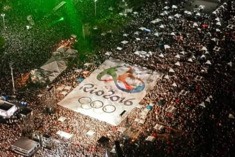 Bandeira gigante com o logo das Olimpíadas: cidade vem se destacando depois de amargar um esvaziamento e esquecimento do mercado promocional (Divulgação/COB)