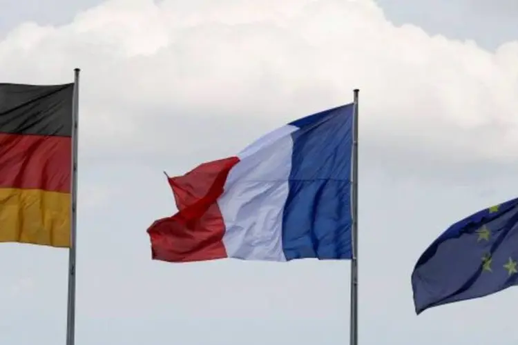Bandeiras da Alemanha, da França e da União Europeia (Tobias Schwarz/Reuters)