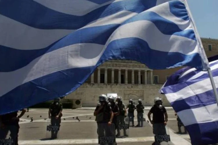 
	Os gastos do governo grego recuaram para 40,8 bilh&otilde;es de euros de janeiro a julho, de 44 bilh&otilde;es de euros no mesmo per&iacute;odo do ano passado
 (Milos Bicanski/Getty Images)