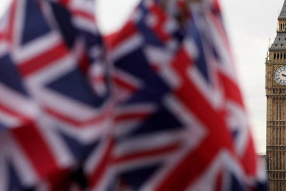 
	Bandeiras do Reino Unido: nos &uacute;ltimos 20 anos os ricos viram sua renda crescer quase quatro vezes mais r&aacute;pido que os outros 90% da popula&ccedil;&atilde;o
 (Oli Scarff/Getty Images)