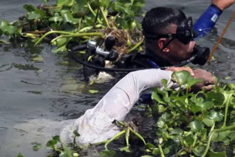 Os trabalhos de resgate continuam para encontrar as pessoas que seguem desaparecidas (AFP)