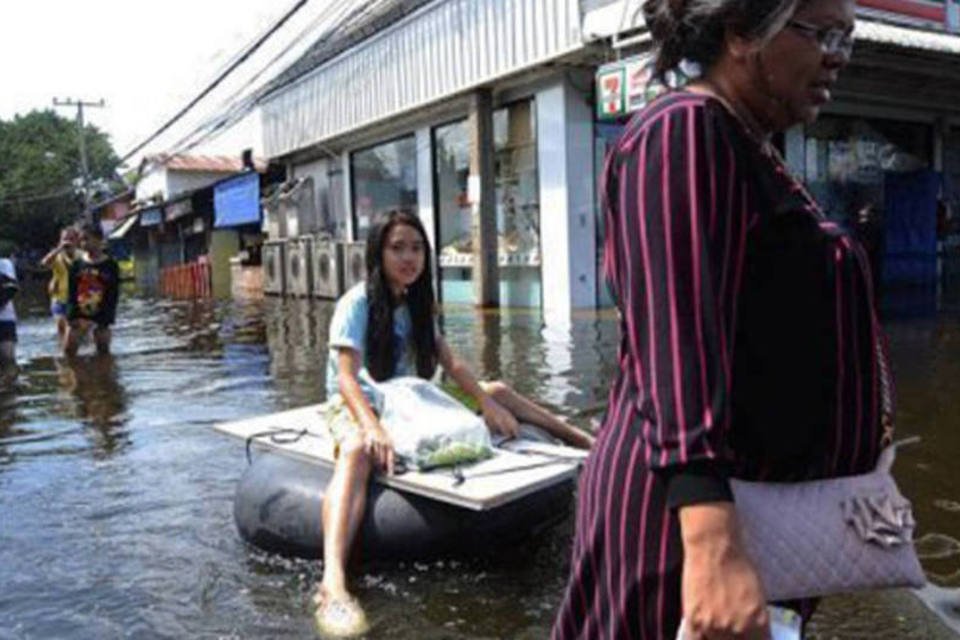 Inundações avançam para o centro de Bangcoc