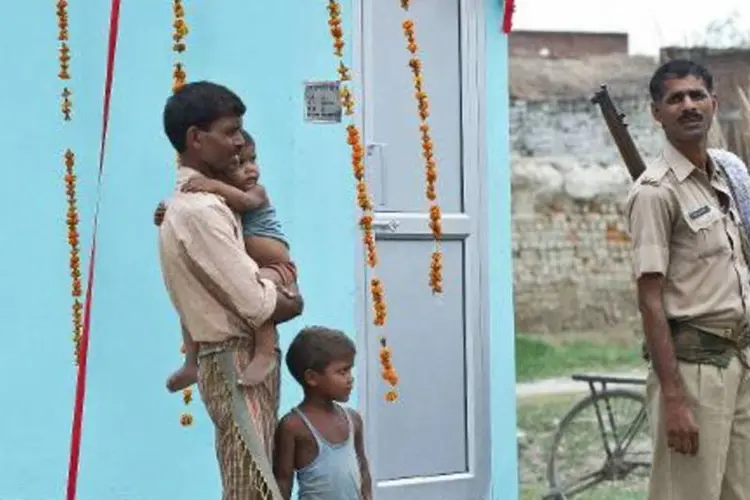 
	Banheiro na &Iacute;ndia: Unicef ​​estima que metade da popula&ccedil;&atilde;o do pa&iacute;s defeca ao ar livre
 (Prakash Singh/AFP)