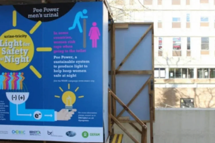 Protótipo de banheiro químico que gera energia elétrica a partir da urina (Divulgação)