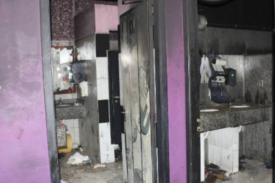 Banheiros da boate Kiss após o incêndio que matou mais de 230 pessoas na cidade de Santa Maria, no Rio Grande do Sul (REUTERS/Policia Civil)