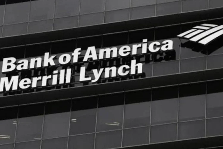 
	Fachada do Bank of America (BofA): queda de pre&ccedil;os, segundo o banco, for&ccedil;aria pa&iacute;ses de fora da Organiza&ccedil;&atilde;o dos Pa&iacute;ses Exportadores de Petr&oacute;leo (Opep) e Ar&aacute;bia Saudita a cortarem produ&ccedil;&atilde;o
 (Tim Chong/Reuters)