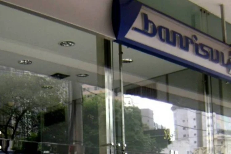 Visa Vero: cartão também permite saques em dinheiro nos caixas eletrônicos do Banrisul, na rede Banco24Horas e na rede Plus Visa (Banrisul/Reprodução)