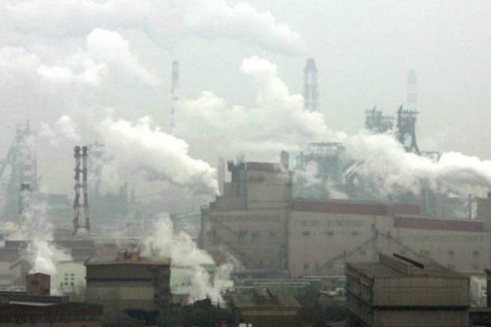 Minério de ferro cai a nova mínima histórica na China