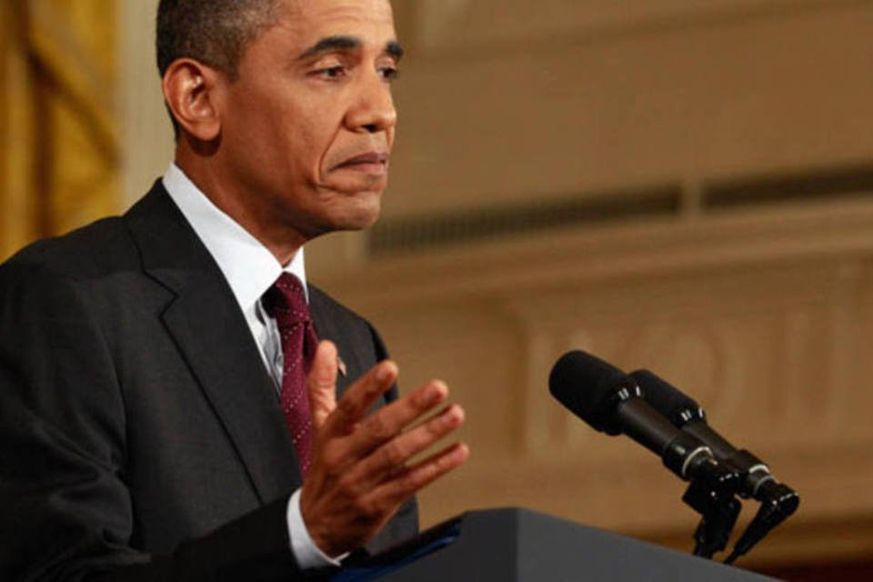Pelo Twitter, Obama diz que se arrepende de como explicou a crise aos americanos