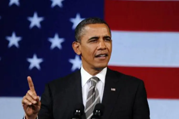 'I'm, I'm so in love with you', cantou Obama, que tentará a reeleição nas eleições de novembro (Jewel Samad/AFP)