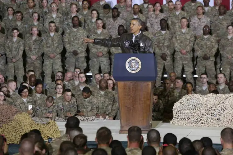 Barack Obama discursa para soldados: atualmente, há 51 mil militares americanos no Afeganistão (Jonathan Ernst/Reuters)