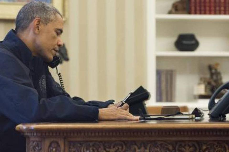 Hollande e Obama pedem forte mobilização contra Ebola