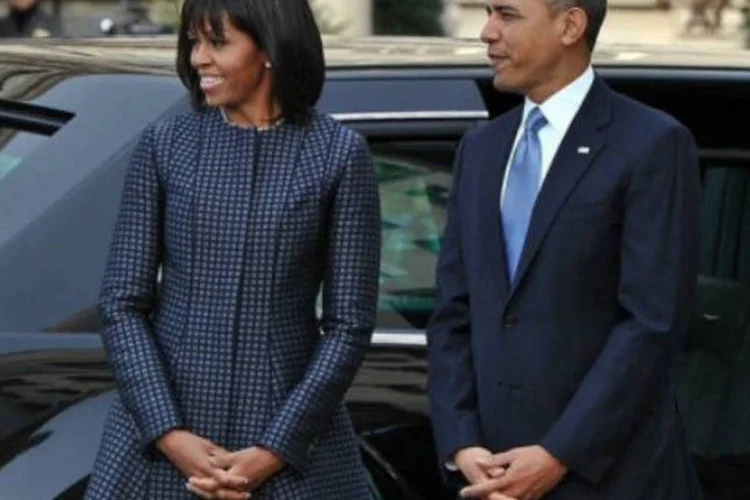 Barack e Obama: O presidente "é perfeitamente consciente das dificuldades que as mulheres em seus locais de trabalho e (acredita) que não deveriam ser julgadas por seu físico", assegurou o porta-voz presidencial, Jay Carney. (AFP/Arquivo)