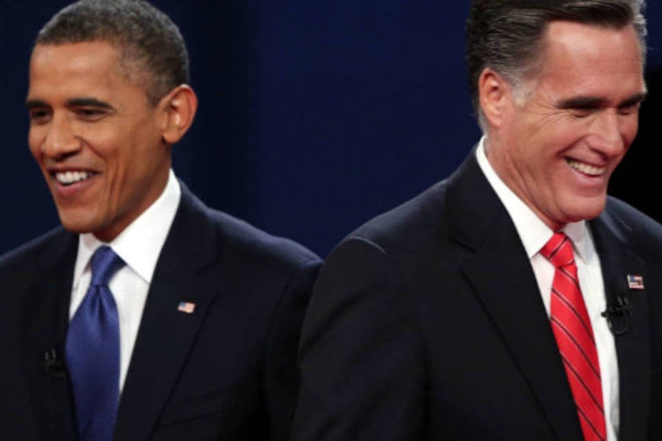 Em anúncio, Obama acusa Mitt Romney de ser desonesto