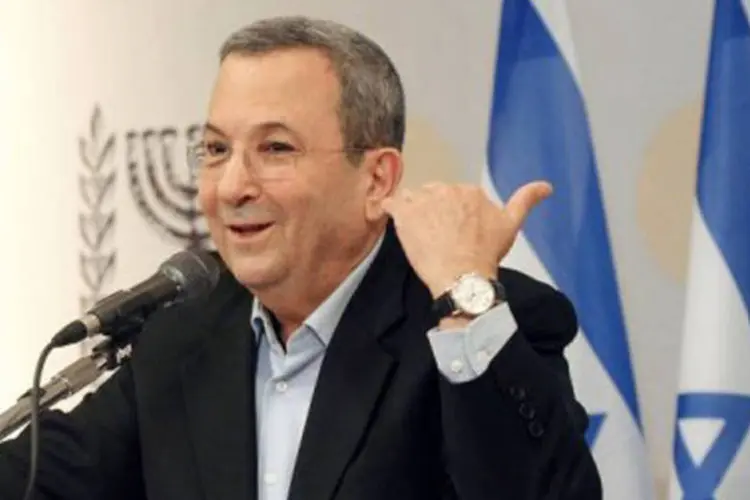 
	O ministro israelense da Defesa, Ehud Barak: &quot;a pol&iacute;tica &eacute; apenas um meio de contribuir para o Estado&quot;
 (Roni Schutzer/AFP)