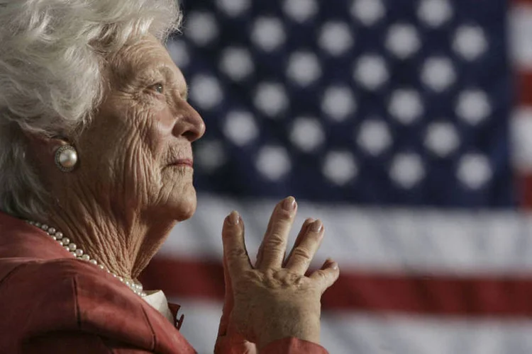 
	Barbara Bush: saiu do hospital ap&oacute;s seis dias
 (REUTERS/Jason Reed)