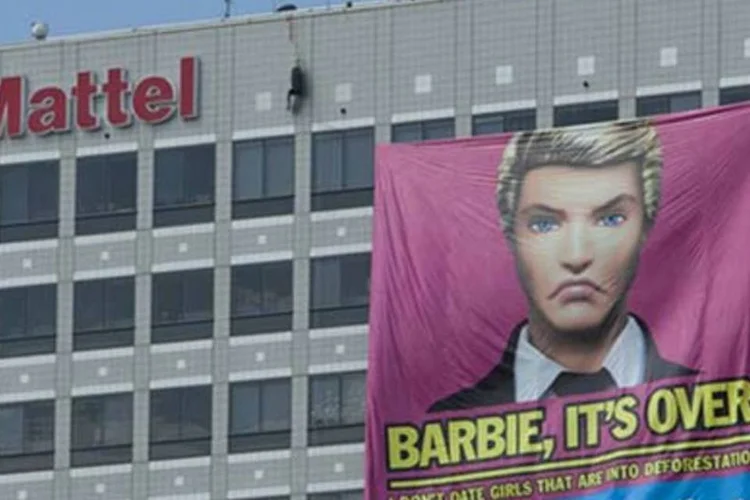 Protesto do Greenpeace na sede da Mattel, nos EUA. (Greenpeace)