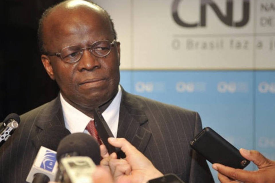 Barbosa deve negar pedidos de advogados do mensalão
