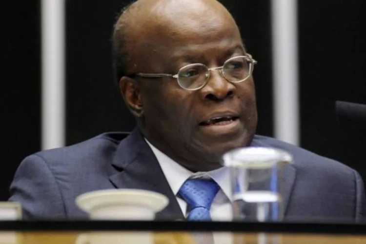 
	Joaquim Barbosa: &quot;falta de norma s&oacute; serve ao mais forte, a quem tem o poder, a quem tem o dinheiro. A normatiza&ccedil;&atilde;o, a regula&ccedil;&atilde;o, seja vinda do Estado ou auto regula&ccedil;&atilde;o &eacute; importante&quot;, disse
 (Gustavo Lima/Agência Câmara)