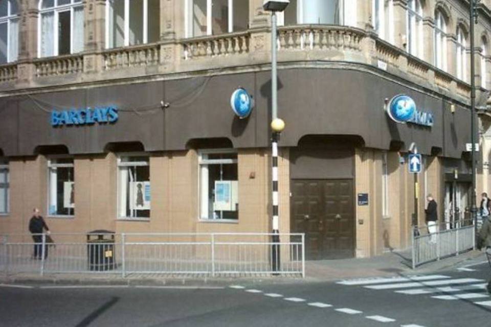 Moody's rebaixa qualificação do Barclays para "negativa"