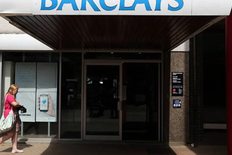 
	Barclays: o Barclays n&atilde;o admitiu nem negou as falhas de armazenagem de dados, mas concordou em analisar as conclus&otilde;es da Finra
 (Bloomberg)