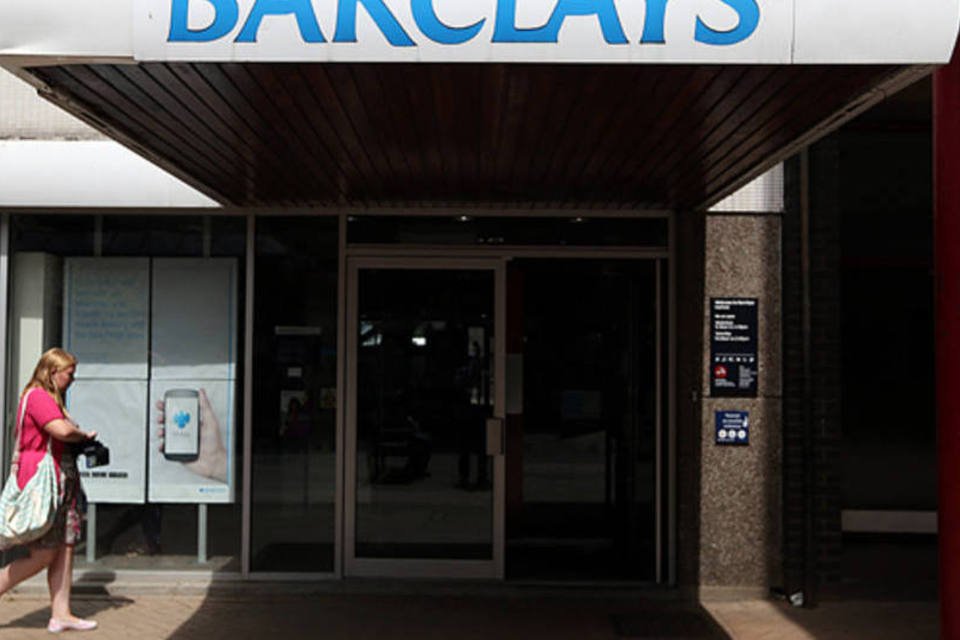 Regulador multa Barclays por falhas em armazenagem de dados