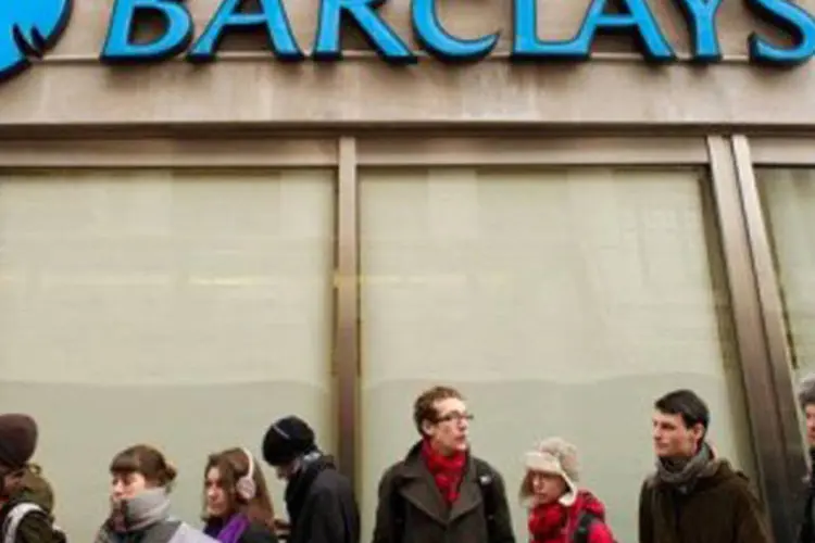 
	O presidente-executivo do Barclays, Antony Jenkins, disse na sexta-feira que o banco iria atingir a meta em 2015 sob os planos existentes
 (Leon Neal/AFP)