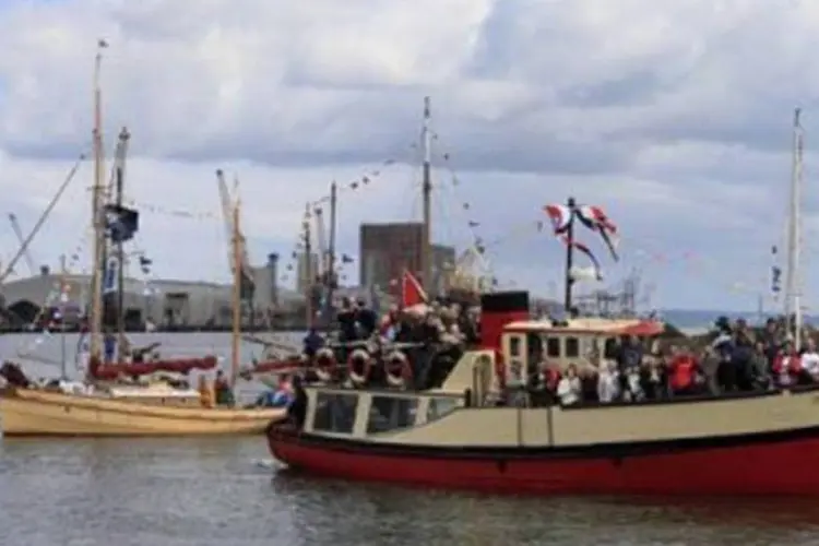 Barcos participa de cerimônia do 100º aniversário do Titanic (Peter Muhly/AFP)