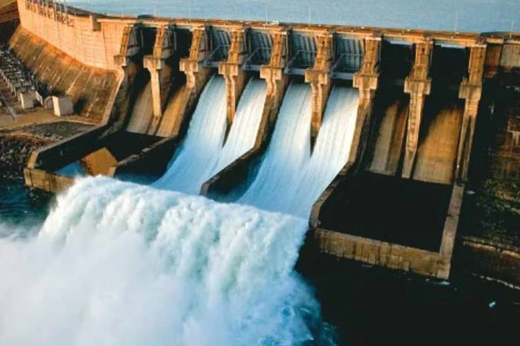 Barragem de Barra Bonita, em São Paulo: as ações de energia elétrica podem subir (Divulgação/Divulgação)