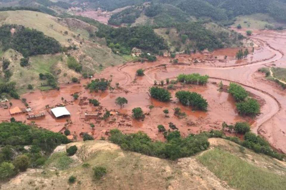Samarco reconhece chance de rompimento de outras barragens