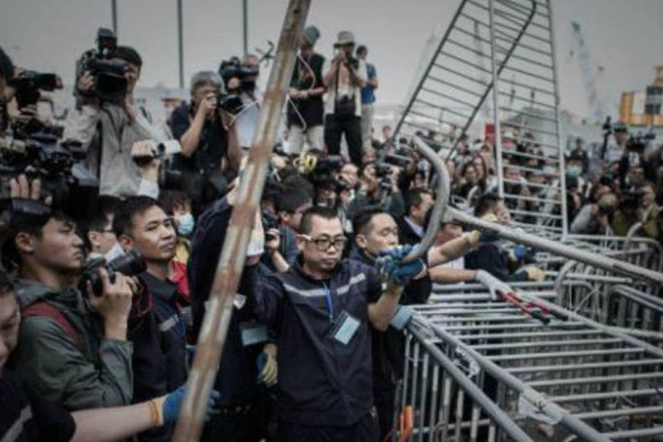 10 detidos durante retirada de barricadas em Hong Kong