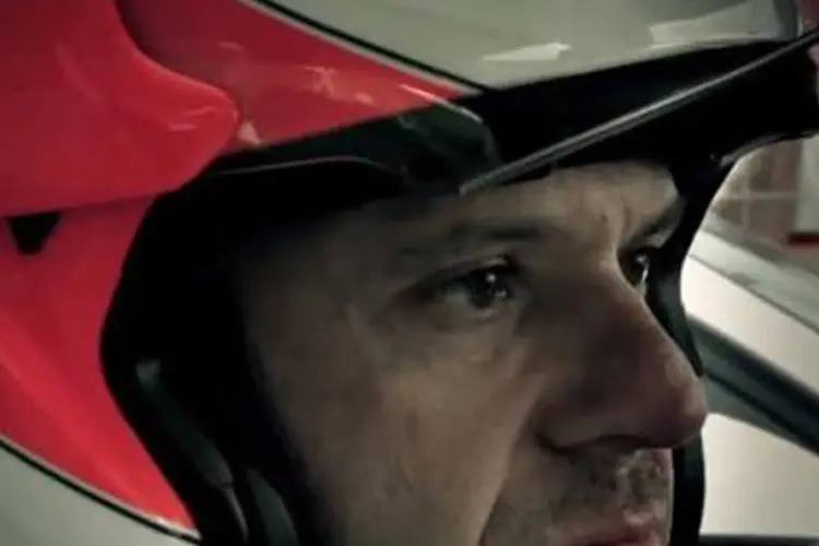 Barrichello em vídeo exclusivo para internet: objetivo é mostrar o diferencial do carro sueco fabricado pela Volvo em relação aos concorrentes alemães (Reprodução)