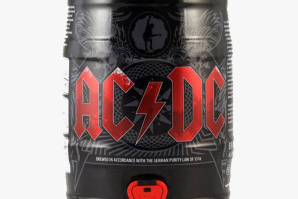 AC/DC lança cerveja em barril de 5 litros no Brasil