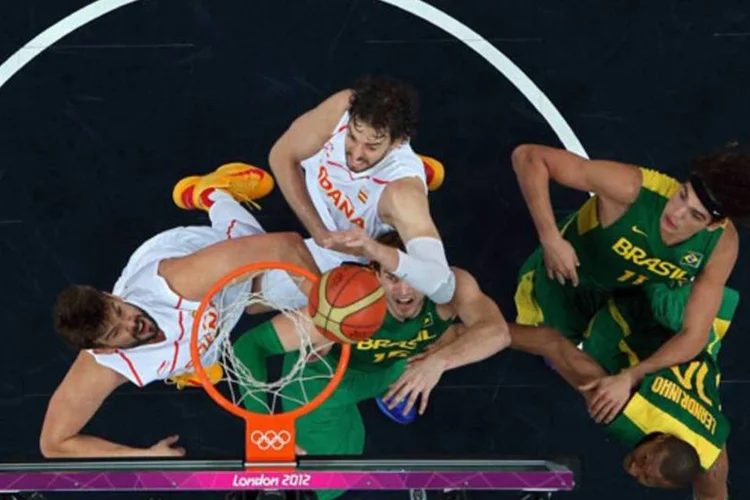Jogo de basquete do Brasil contra Espanha nas Olimpíadas 2012: As duas seleções ainda aguardam a definição do grupo A (Getty Images)