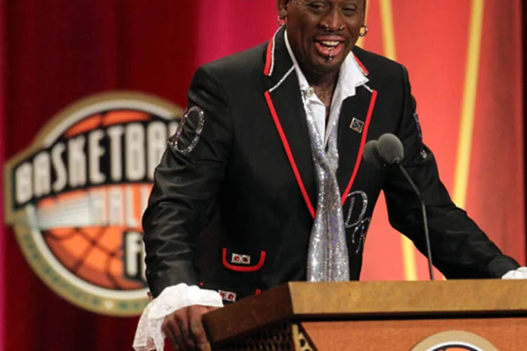 
	Dennis Rodman: &quot;seja o que for que ele fa&ccedil;a politicamente, esse n&atilde;o &eacute; o meu papel. Sou apenas um atleta, um indiv&iacute;duo que quer ir l&aacute; e jogar algo para o mundo. &Eacute; isso.&quot;
 (Jim Rogash/Getty Images)