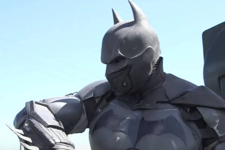 
	Batman: o trajen recebeu o t&iacute;tulo por ter &quot;os dispositivos mais funcionais em um traje de personagem&quot;
 (Reprodução / YouTube)