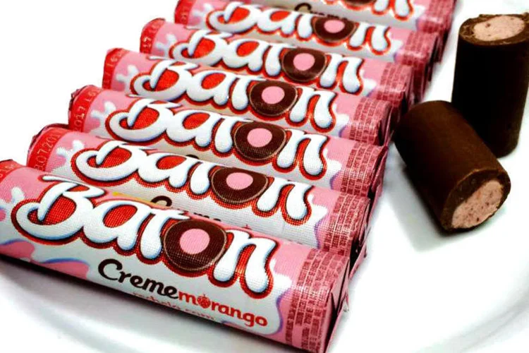 Novo Batom da Garoto: versão com recheio cremoso de morango (Divulgação/Garoto)